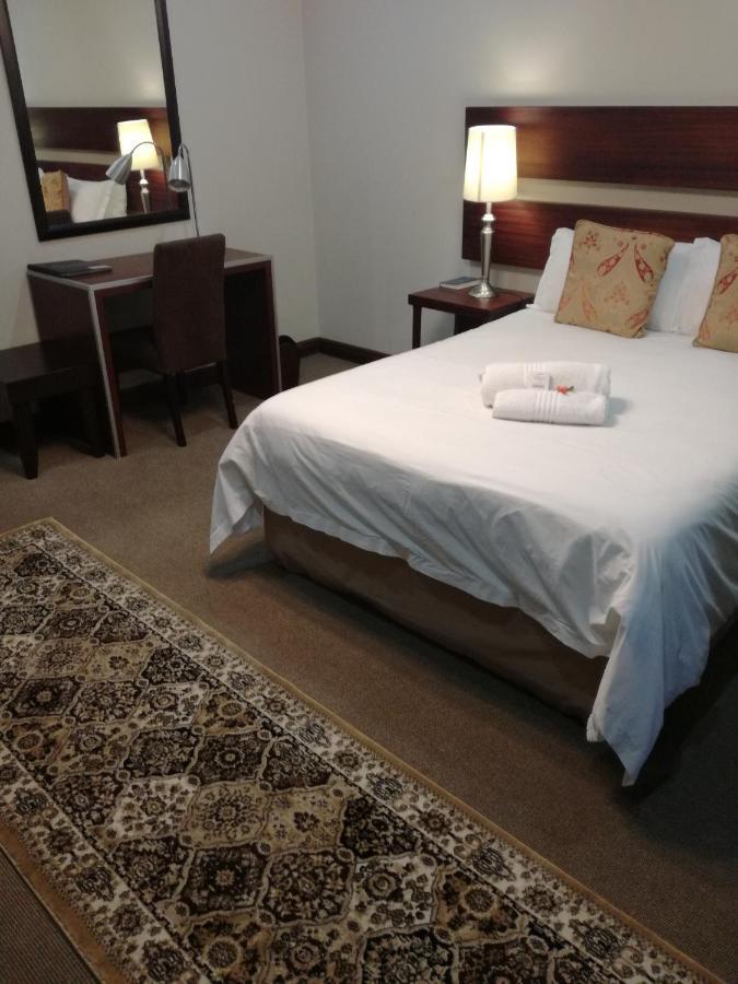 Belmont Guesthouse Блоемфонтейн Екстериор снимка
