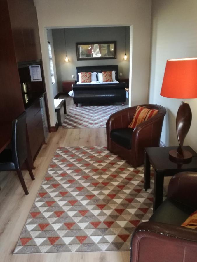 Belmont Guesthouse Блоемфонтейн Екстериор снимка
