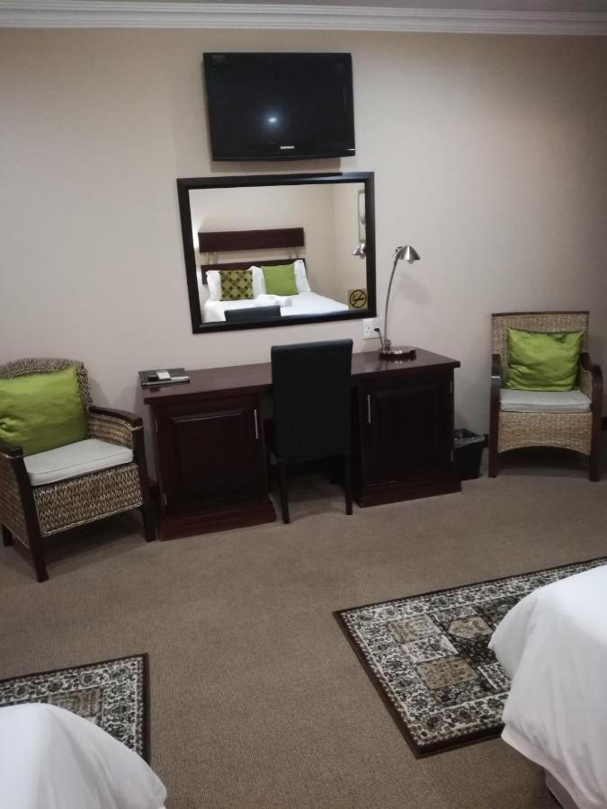 Belmont Guesthouse Блоемфонтейн Екстериор снимка
