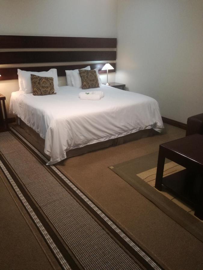 Belmont Guesthouse Блоемфонтейн Екстериор снимка