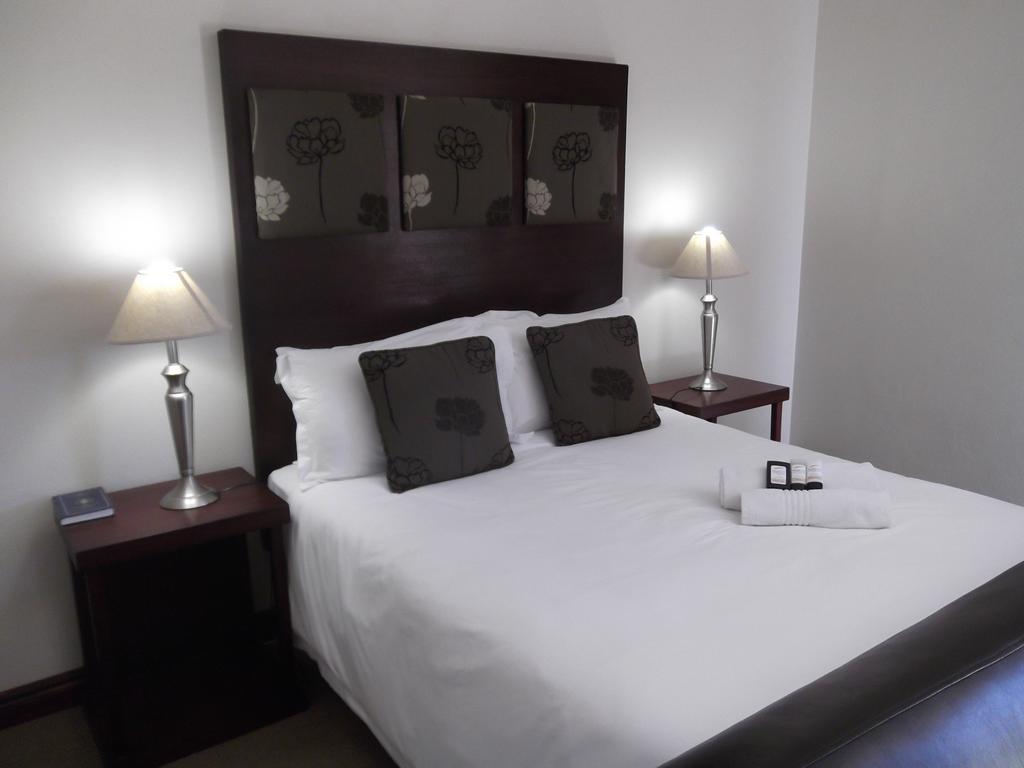 Belmont Guesthouse Блоемфонтейн Стая снимка