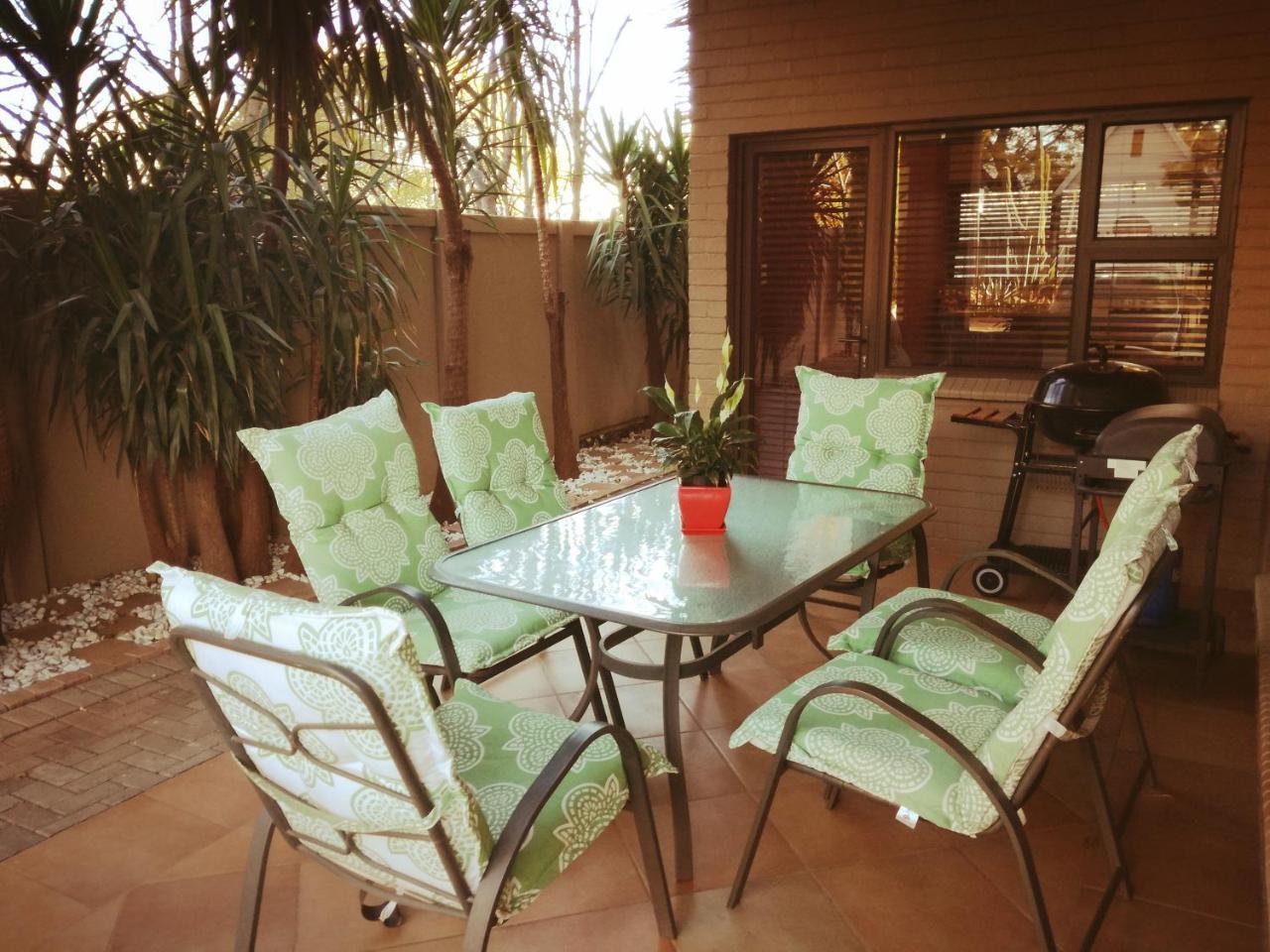 Belmont Guesthouse Блоемфонтейн Екстериор снимка