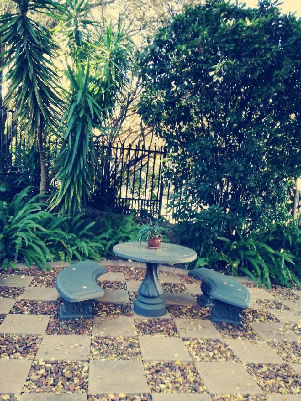 Belmont Guesthouse Блоемфонтейн Екстериор снимка