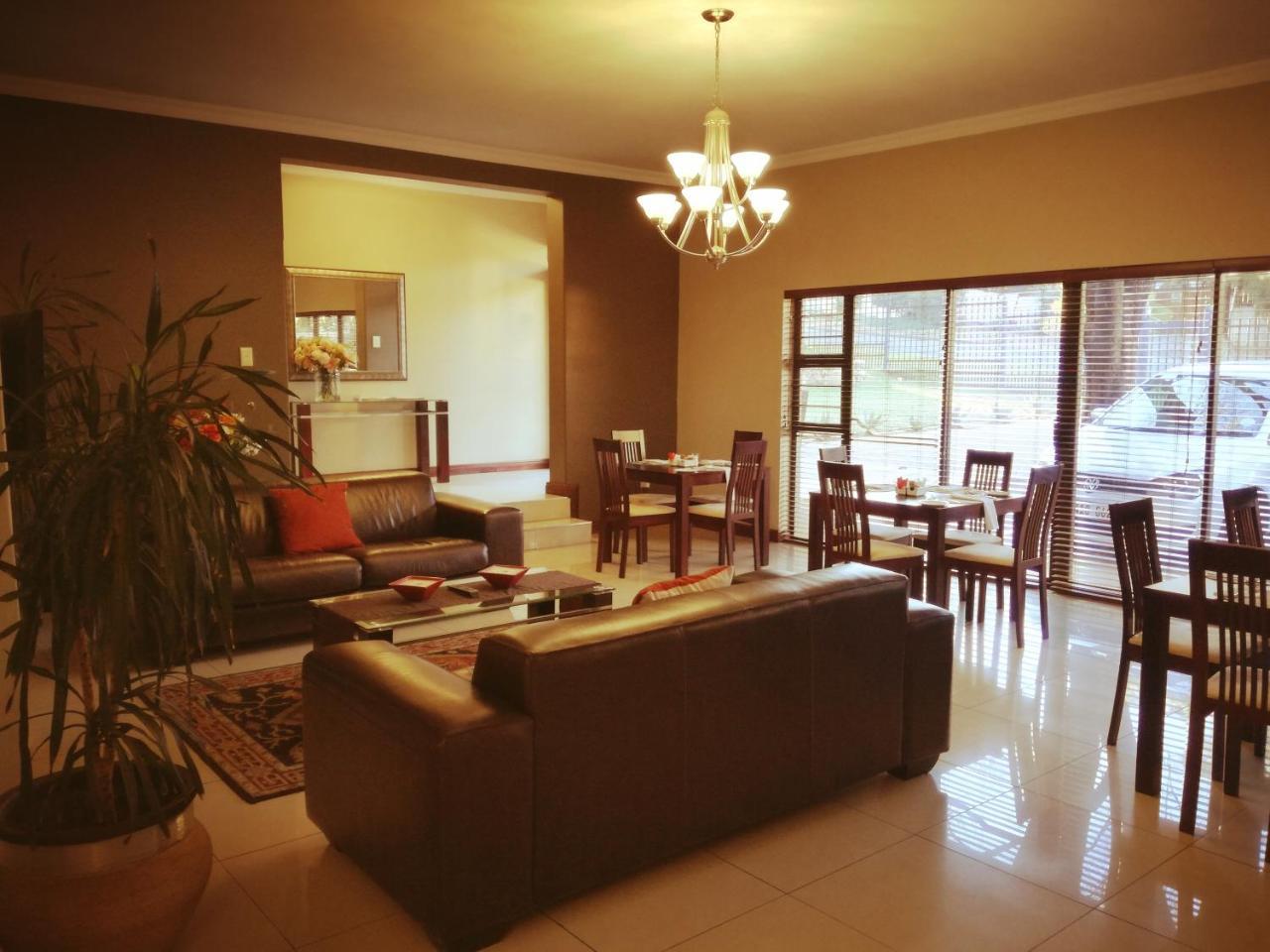 Belmont Guesthouse Блоемфонтейн Екстериор снимка