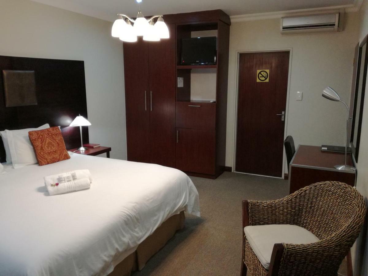 Belmont Guesthouse Блоемфонтейн Екстериор снимка