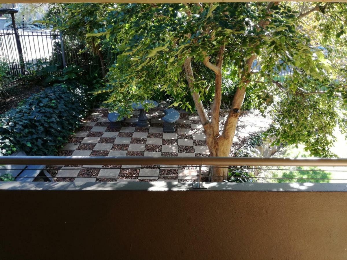 Belmont Guesthouse Блоемфонтейн Екстериор снимка