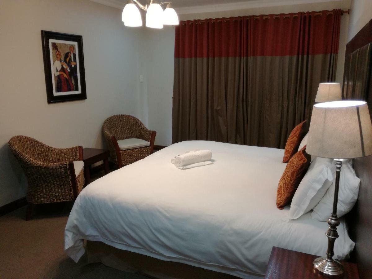 Belmont Guesthouse Блоемфонтейн Екстериор снимка