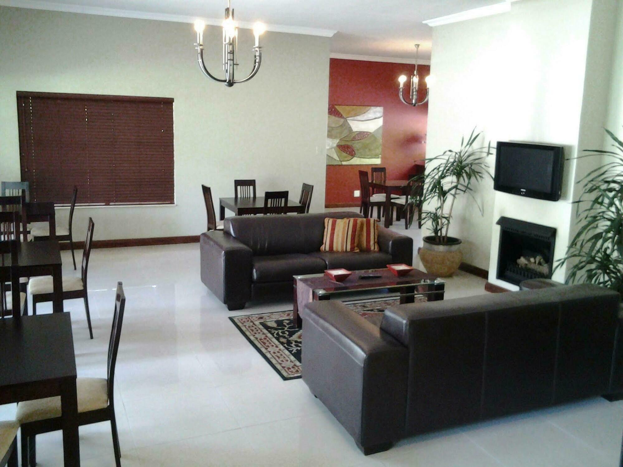 Belmont Guesthouse Блоемфонтейн Екстериор снимка