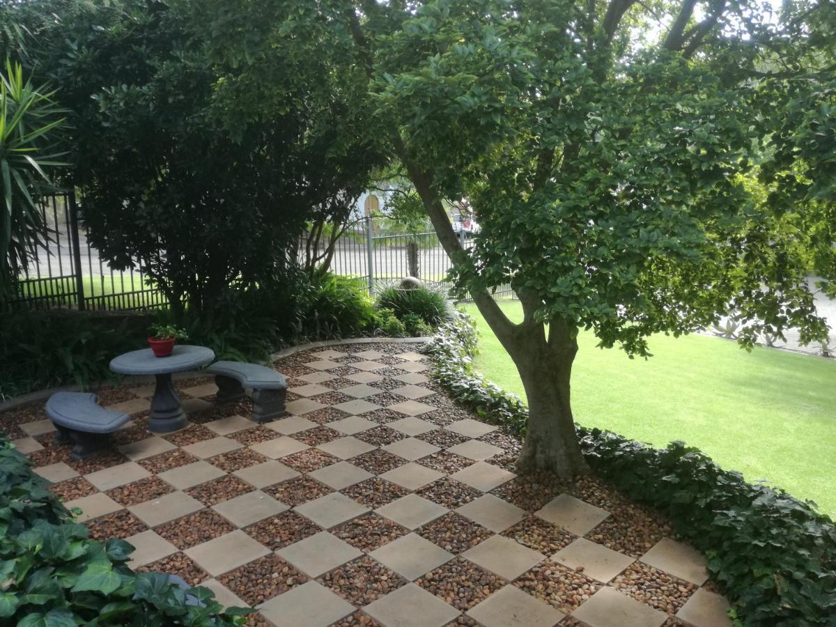 Belmont Guesthouse Блоемфонтейн Екстериор снимка