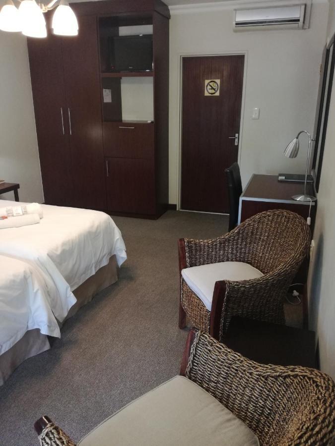 Belmont Guesthouse Блоемфонтейн Екстериор снимка